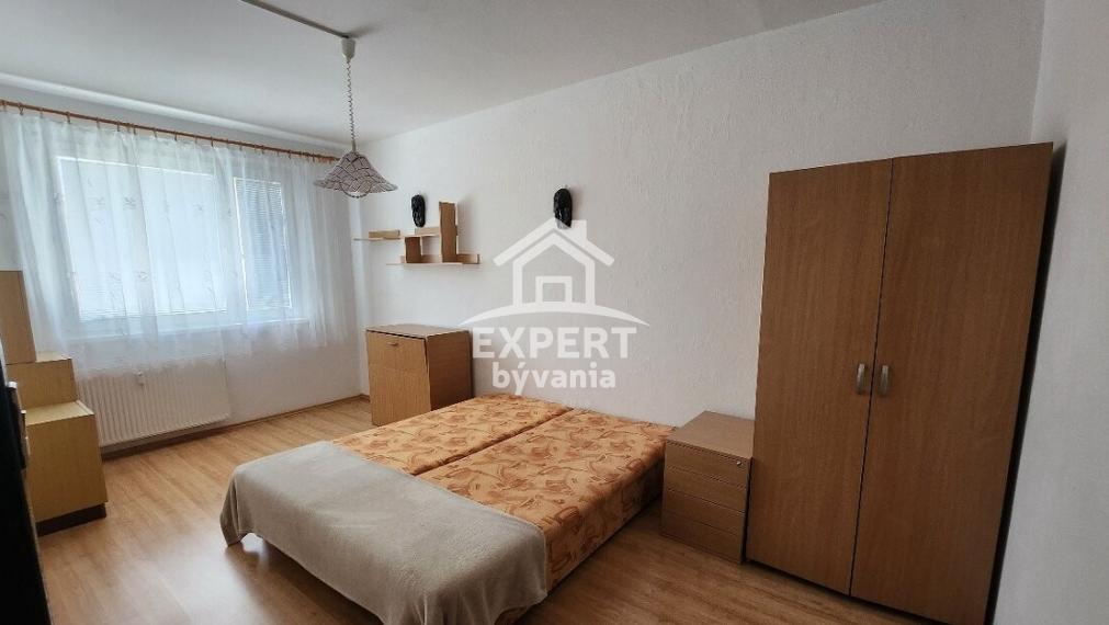 🏡 PRIPRAVUJEME NA PREDAJ | Priestranný 2-izbový byt na sídlisku Sekčov