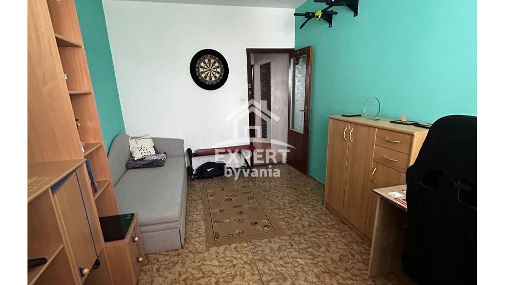 Na predaj priestranný 4-izbový byt s balkónom – 93 m²