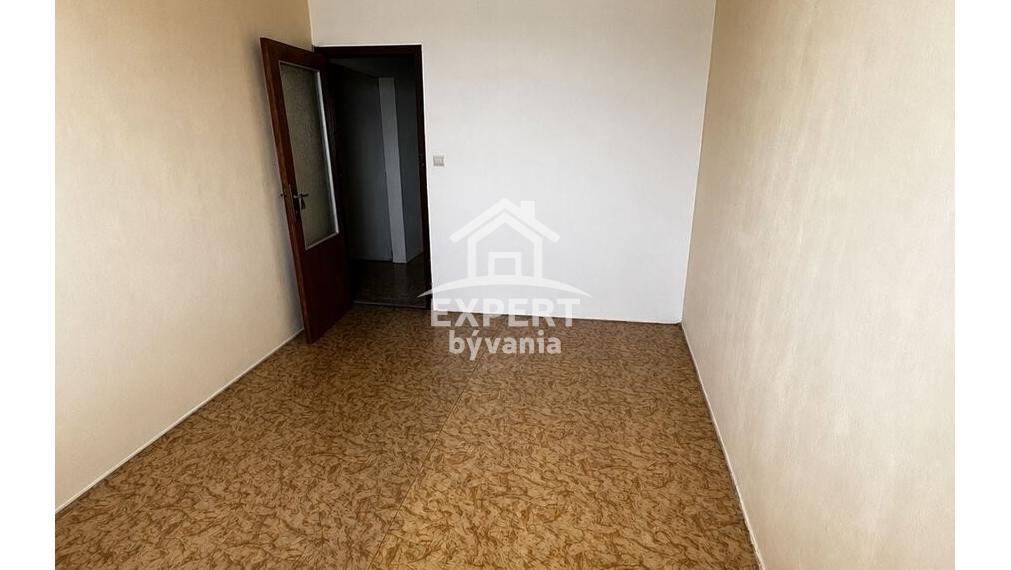 Na predaj priestranný 4-izbový byt s balkónom – 93 m²