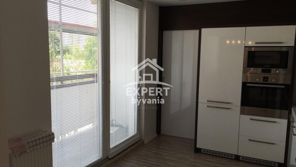 Na predaj | Štýlový 3-izbový byt po kompletnej rekonštrukcii s veľkou loggiou – Trnava, Tehelná ulica