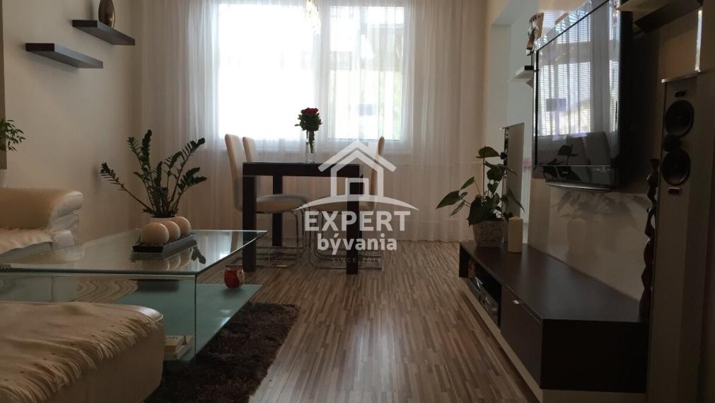 Na predaj | Štýlový 3-izbový byt po kompletnej rekonštrukcii s veľkou loggiou – Trnava, Tehelná ulica