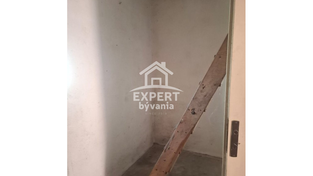 🏡 NA PREDAJ – STARŠÍ RODINNÝ DOM V LOKALITE PUSTÝ CHOTÁR / BELADICE