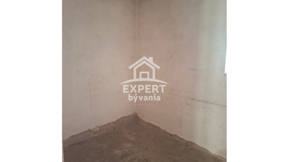 🏡 NA PREDAJ – STARŠÍ RODINNÝ DOM V LOKALITE PUSTÝ CHOTÁR / BELADICE
