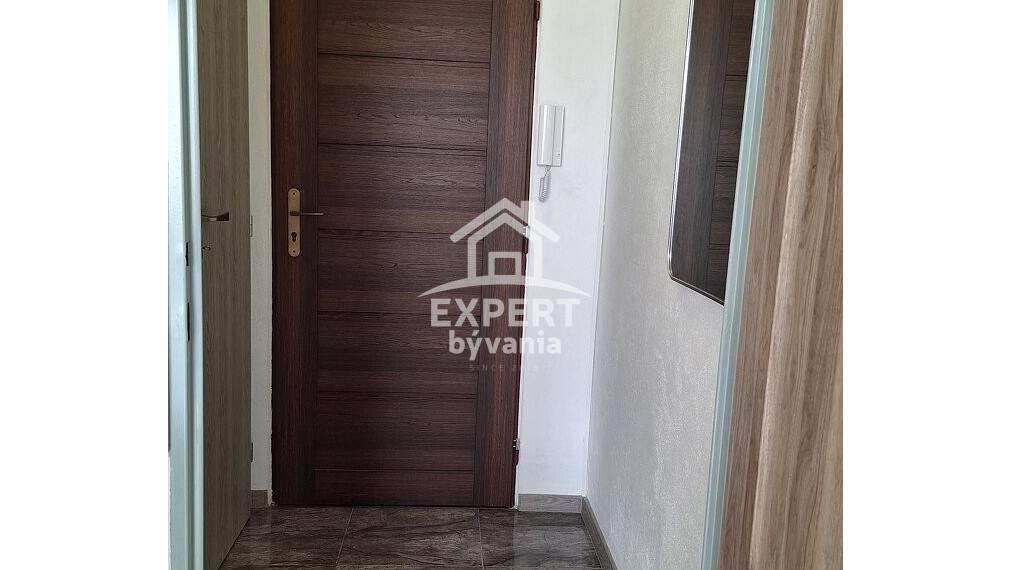 Na predaj kompletne zrekonštruovaná garsónka v centre mesta – 19 m²