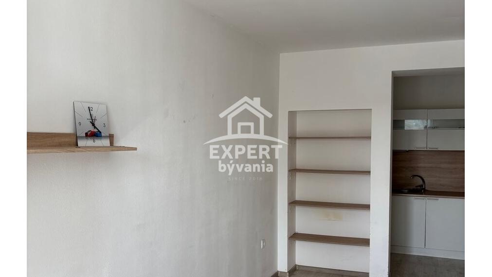🏡 NA PREDAJ 2-IZBOVÝ BYT – BÁNOVCE NAD BEBRAVOU