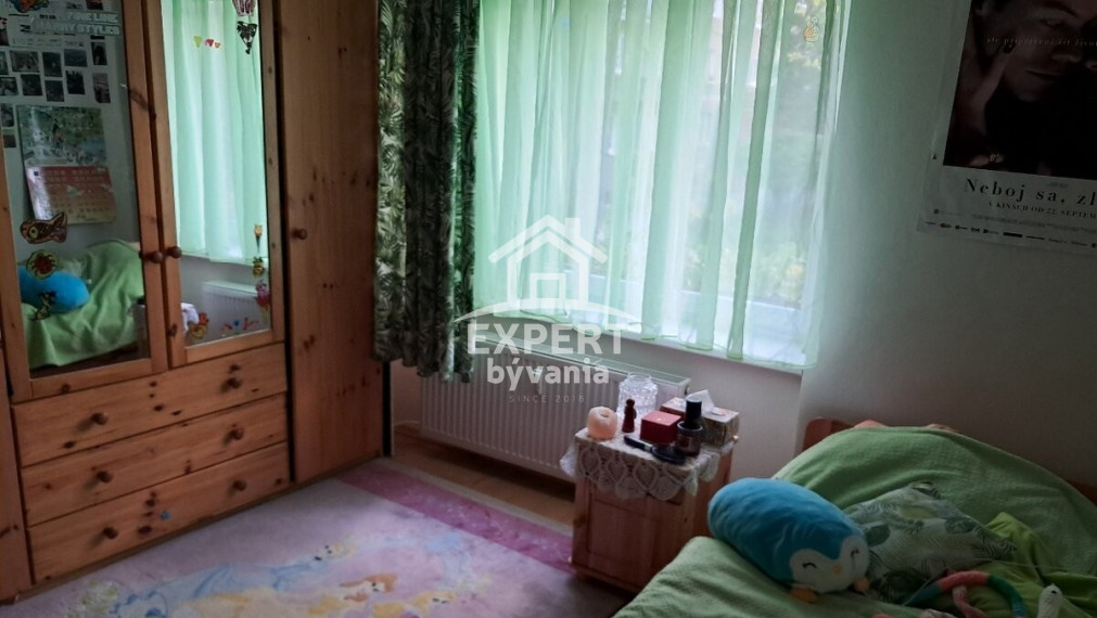 🏡 PRIPRAVUJEME NA PREDAJ | Kompletne zrekonštruovaný 3-izbový tehlový byt – Handlová