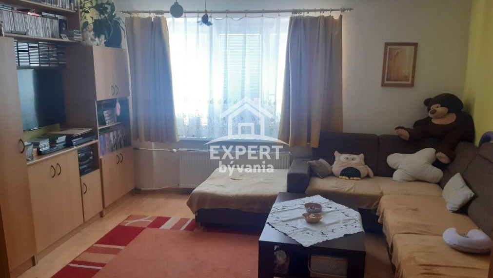 🏡 PRIPRAVUJEME NA PREDAJ | Kompletne zrekonštruovaný 3-izbový tehlový byt – Handlová
