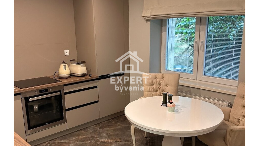 🏡 PRIPRAVUJEME DO PREDAJA – KOMPLETNE ZREKONŠTRUOVANÝ 2-IZBOVÝ BYT V NITRE 🏡