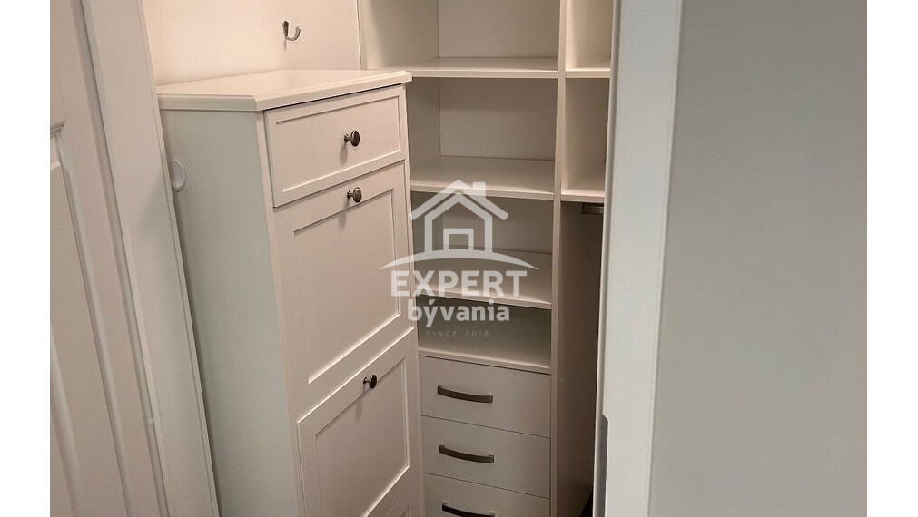 🏡 PRIPRAVUJEME DO PREDAJA – KOMPLETNE ZREKONŠTRUOVANÝ 2-IZBOVÝ BYT V NITRE 🏡