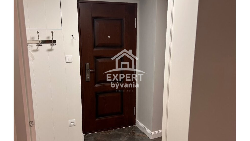 🏡 PRIPRAVUJEME DO PREDAJA – KOMPLETNE ZREKONŠTRUOVANÝ 2-IZBOVÝ BYT V NITRE 🏡