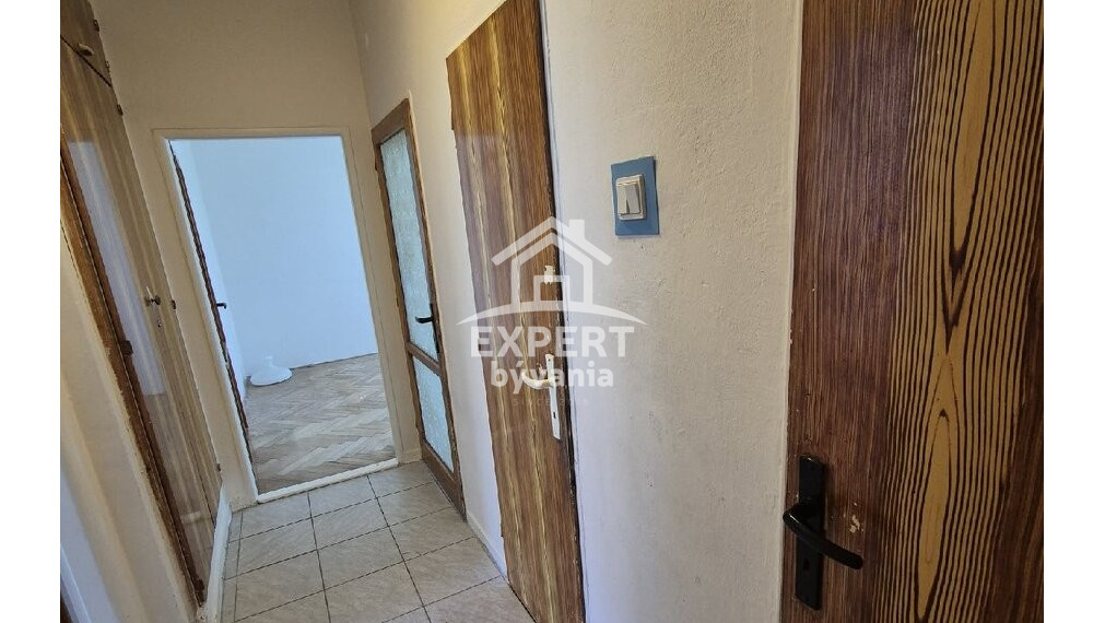 🏡 Na predaj priestranný 3-izbový tehlový byt vo výbornej lokalite neďaleko centra Partizánskeho