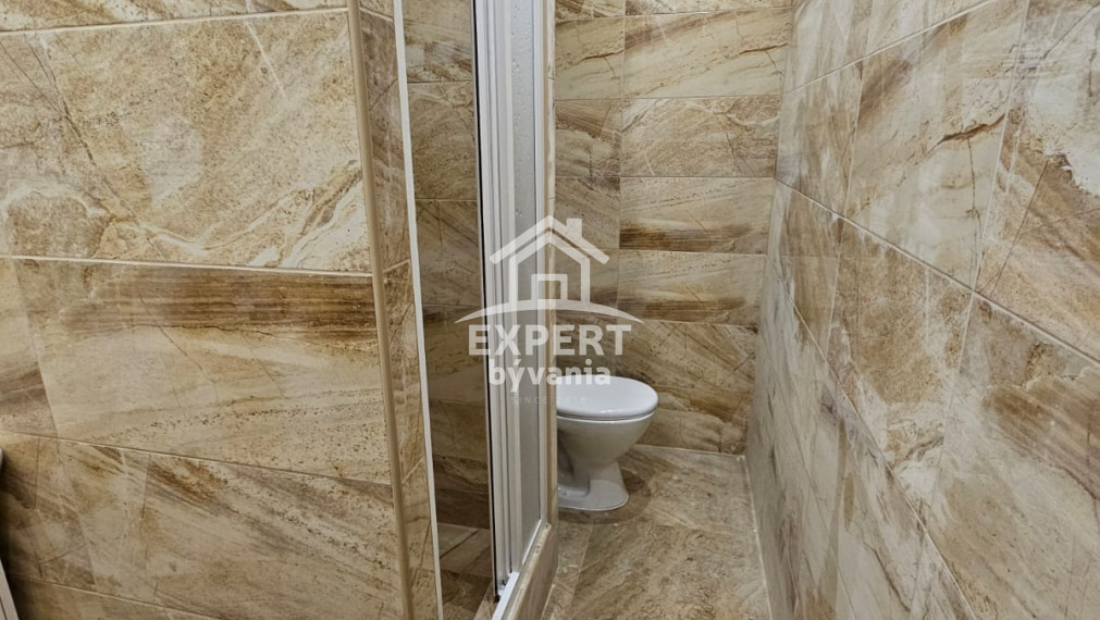 KRÁSNA GARSÓNKA S VEĽKOU PRESKLENOU LOGGIOU – TRENČIANSKE TEPLICE - 30m2
