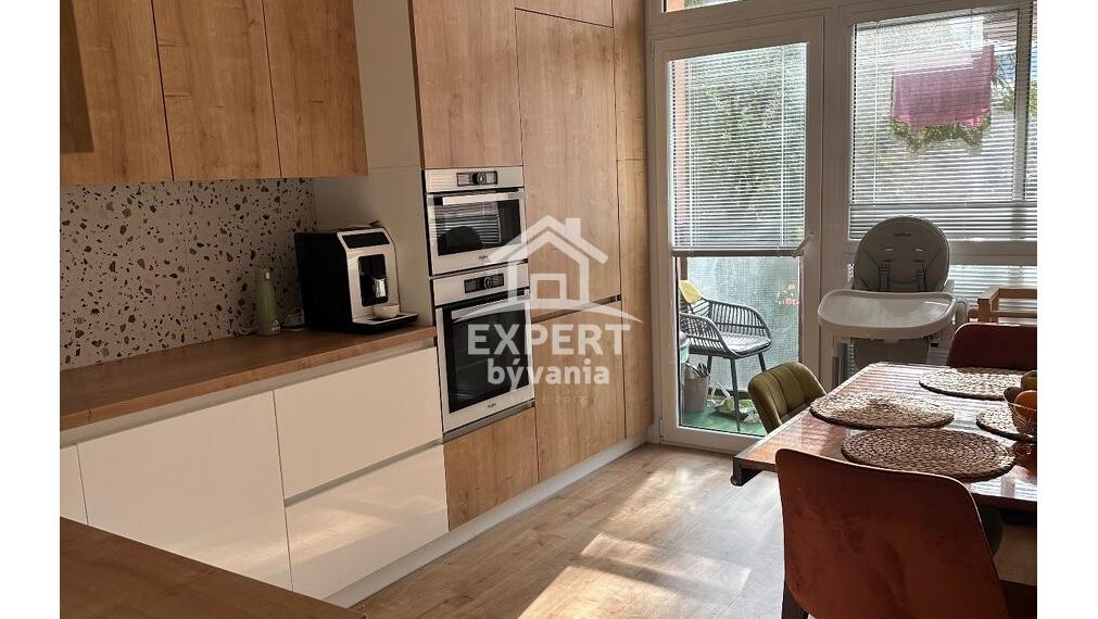 PRIPRAVUJEME NA PREDAJ I 3-IZBOVÝ BYT | 70 m² | KOMPLETNÁ REKONŠTRUKCIA