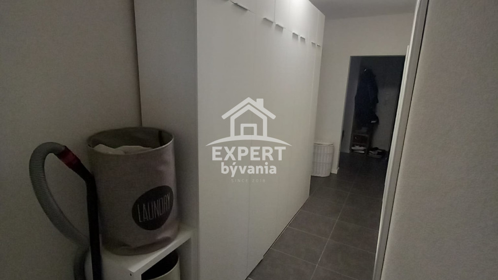 EXKLUZÍVNE LEN U NÁS I 4-IZBOVÝ BYT PO KOMPLETNEJ REKONŠTRUKCII | MICHALOVCE – KYJEVSKÁ