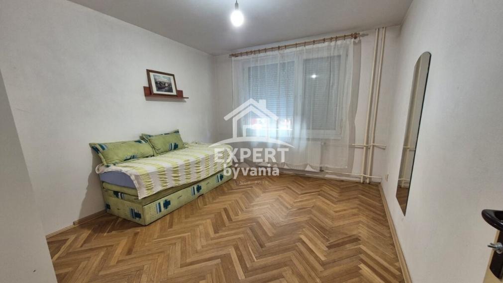 2-IZBOVÝ BYT | 62 m² | PRÍZEMIE | ŠAFÁRIKOVA ULICA | NOVÉ ZÁMKY