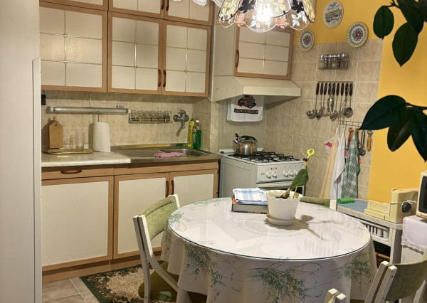 1 IZBOVY BYT - 47m2 - POVODNY STAV - BALKON - PIVNICA