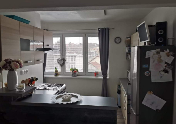 UŽ ČOSKORO - 1 IZBOVÝ BYT - LOGGIA - SKVEA LOKALITA - POSUDOK ZDARMA