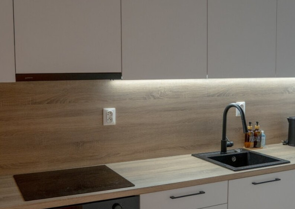 PRIPRAVUJEME - 3 IZBOVY BYT - 63m2 - KOMPLETKA - HYPO SERVIS A POSUDOK V CENE