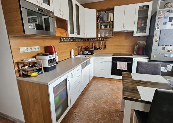 Predaj 3-izbového bytu s 2 balkónmi – Bratislavská, Holíč, 72 m² - Hypotéka Posudok a Poistenie v cene