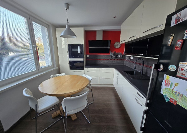 3 IZBOVY BYT - 70m2 - MODERNA KOMPLETKA - LOKALITA - HYPOTEKA - POSUDOK A POISTENIE ZDARMA