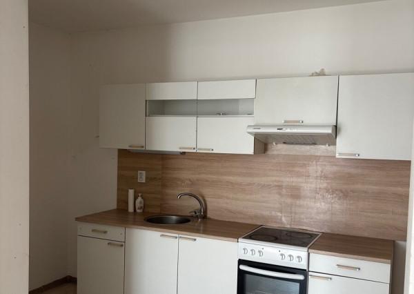 🏡 NA PREDAJ 2-IZBOVÝ BYT – BÁNOVCE NAD BEBRAVOU