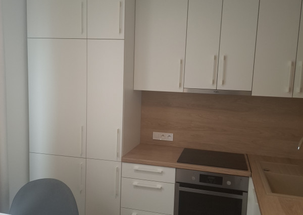 2 IZBOVY BYT - CENTRUM MESTA - 60m2 - KOMPLETKA - ZARIADENÉ - KLIMATIZÁCIA - ZNALECKY POSUDOK ZDARMA