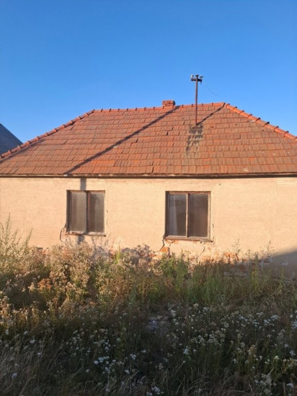🏡 NA PREDAJ – STARŠÍ RODINNÝ DOM V LOKALITE PUSTÝ CHOTÁR / BELADICE