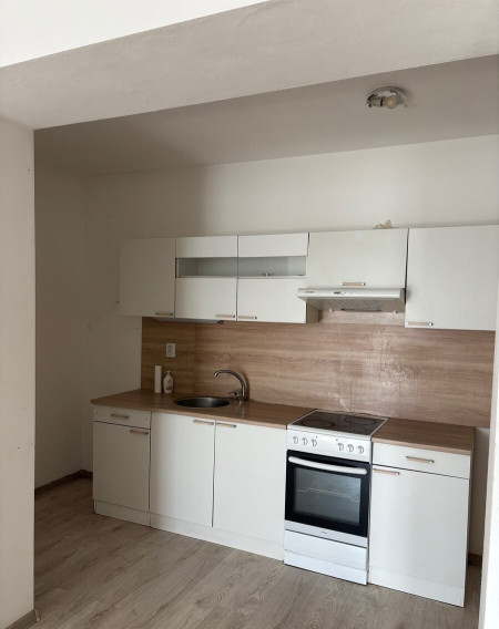 🏡 NA PREDAJ 2-IZBOVÝ BYT – BÁNOVCE NAD BEBRAVOU